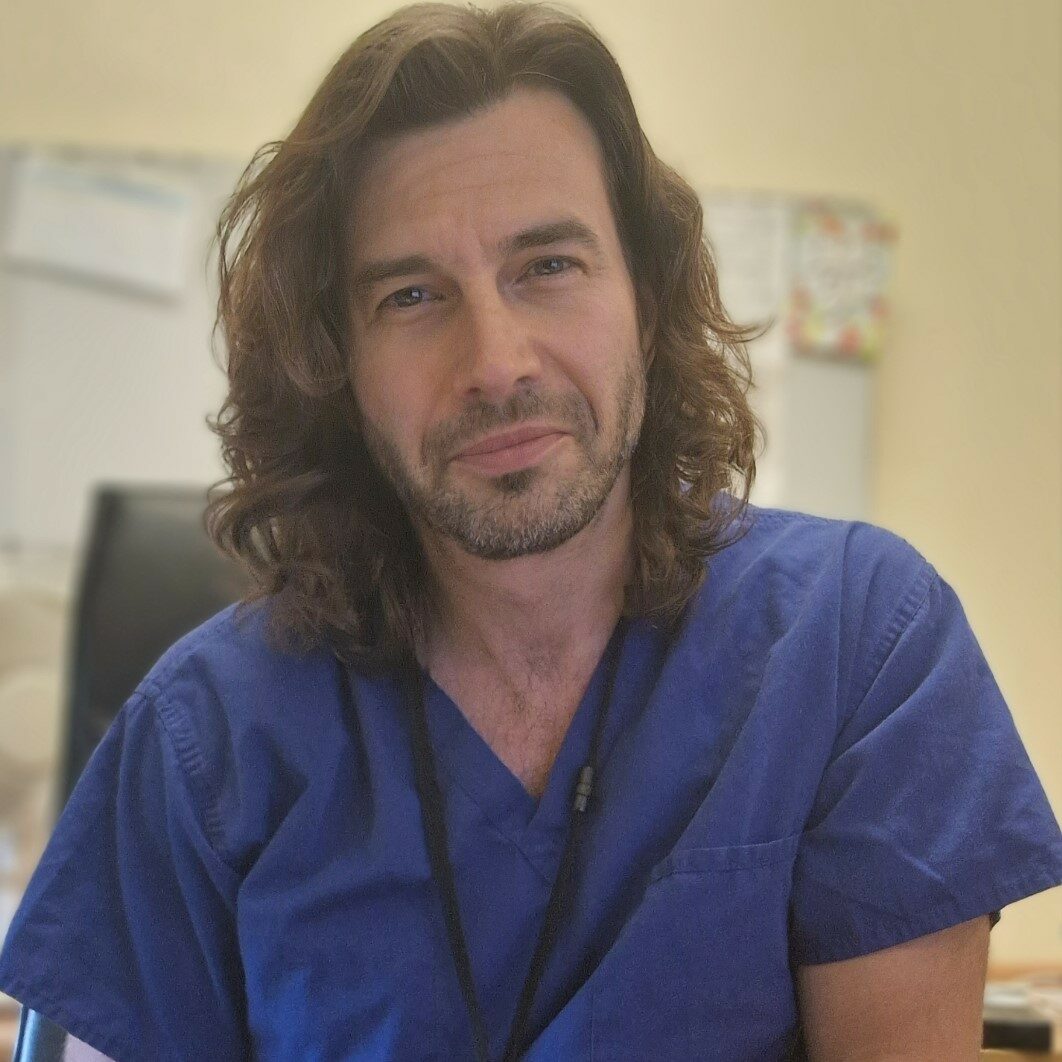 Dr Laurence Ginder BSc (Hons), MBBS, FRCR